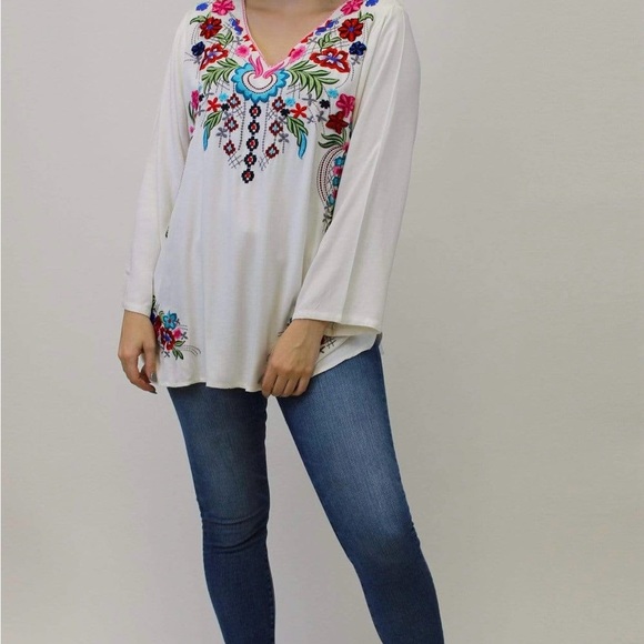 Avani Del Amour Gypsy Embroidery Boho Tunic - Picture 2 of 9